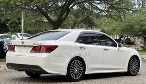Toyota Crown 2014 White
