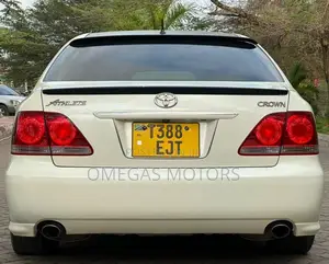 Toyota Crown 2004 White