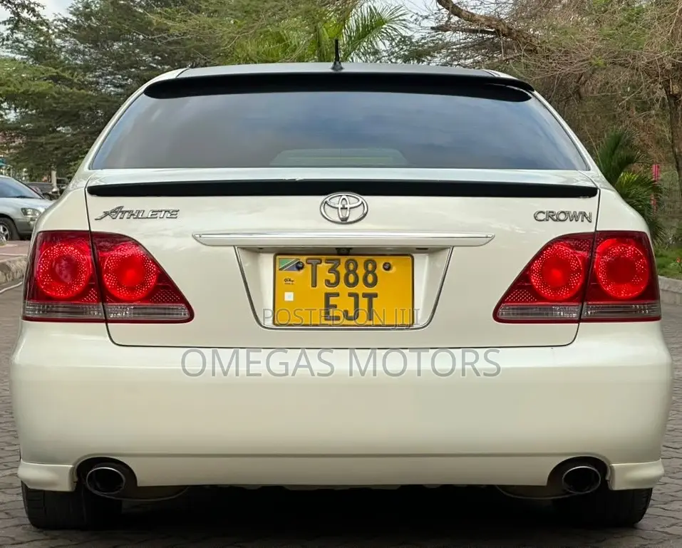 Toyota Crown 2004 White