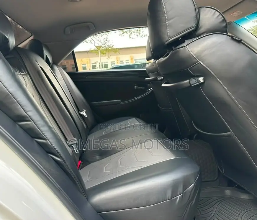 Toyota Crown 2004 White