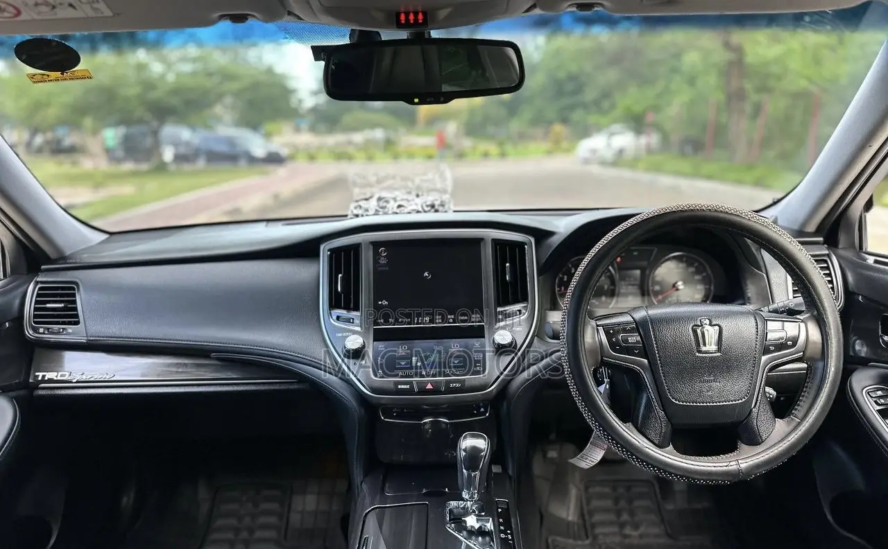 Toyota Crown 2014 White