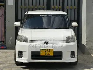 Toyota Corolla Rumion Hatchback 1.5 FWD 2009 White
