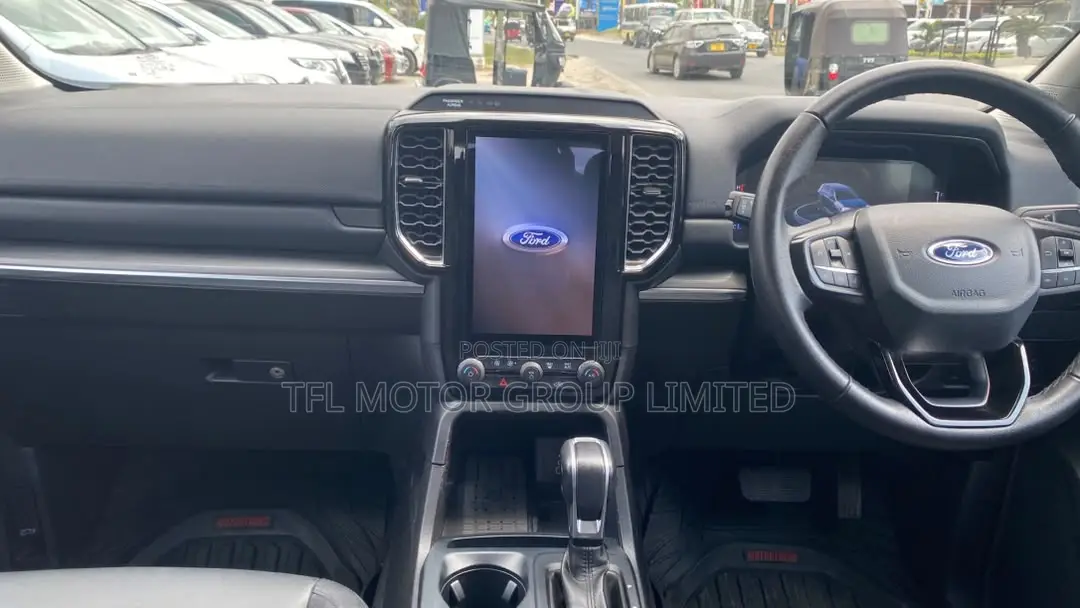 Ford Everest 2023 Black