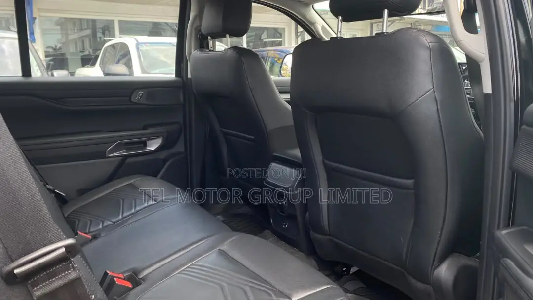 Ford Everest 2023 Black