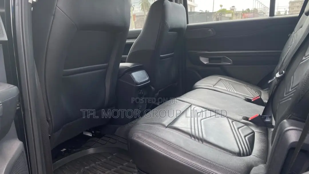 Ford Everest 2023 Black