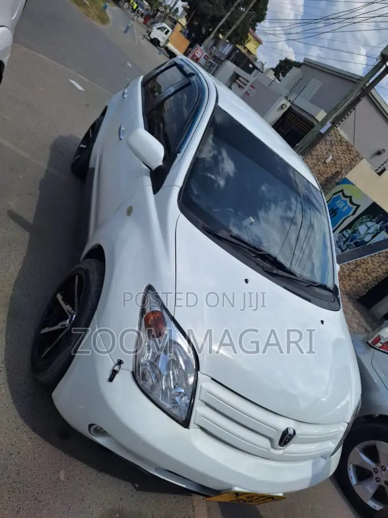 Toyota IST 2005 White