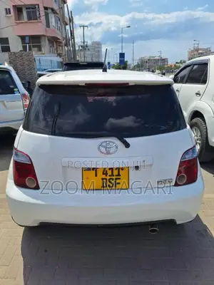 Toyota IST 2005 White