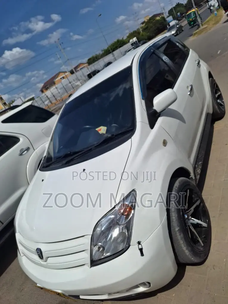 Toyota IST 2005 White