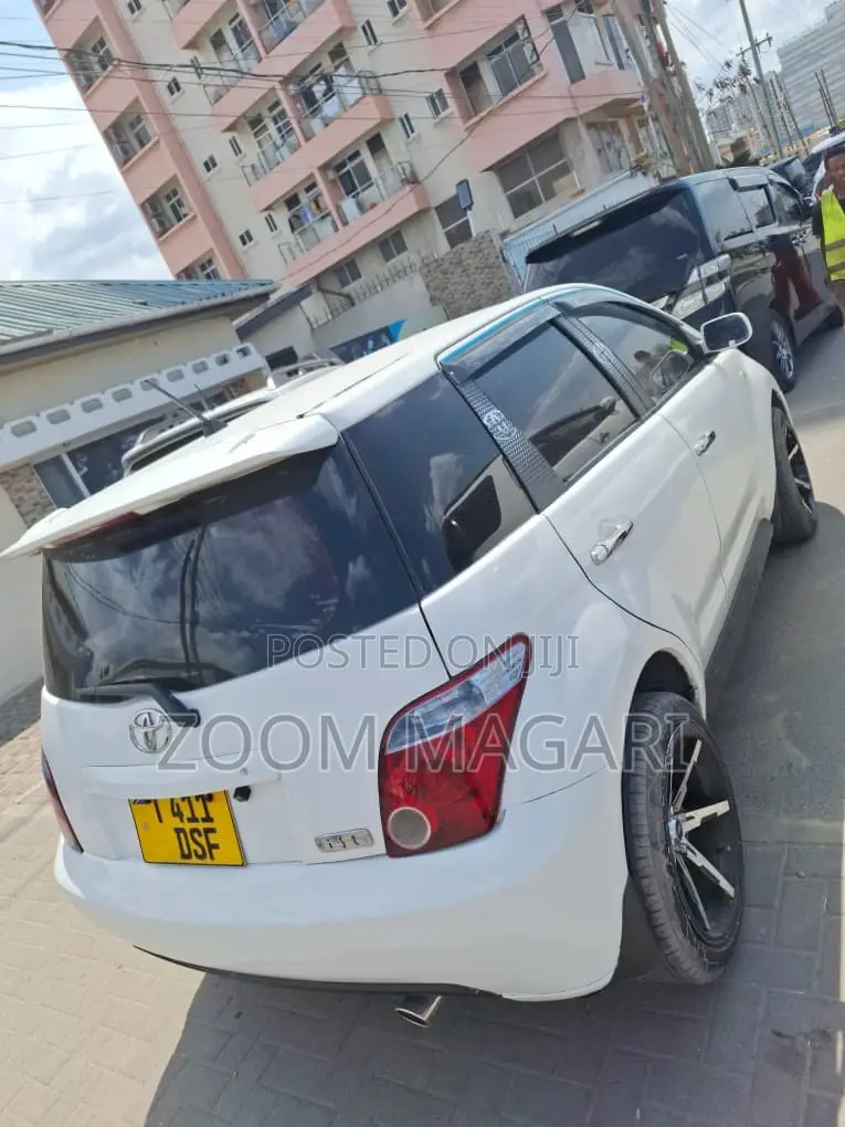 Toyota IST 2005 White