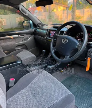 Toyota Land Cruiser Prado 2004 Gray