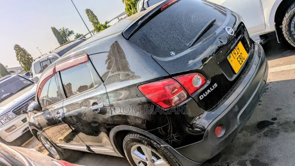 Nissan Dualis 2011 Black