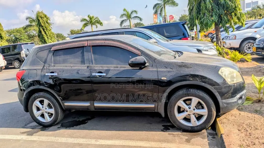 Nissan Dualis 2011 Black