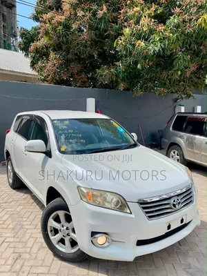 Toyota Vanguard 2010 White