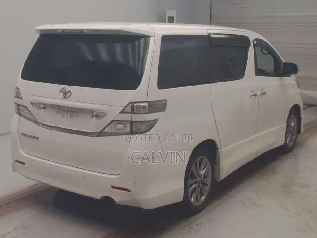 Toyota Vellfire 2011 White