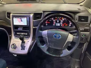 Toyota Vellfire 2011 White