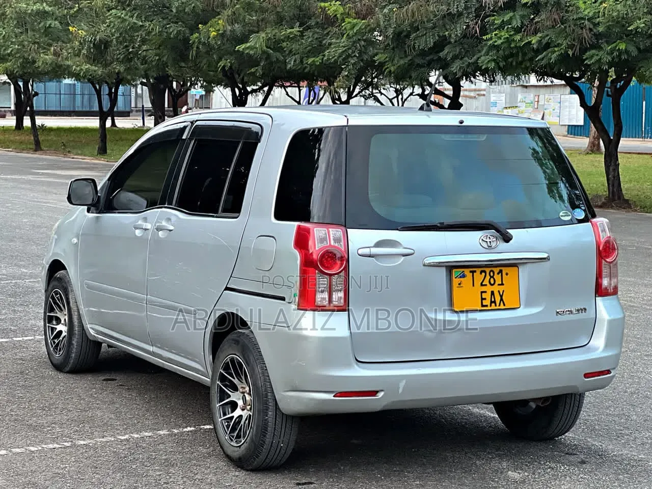 Toyota Raum 2010 Silver