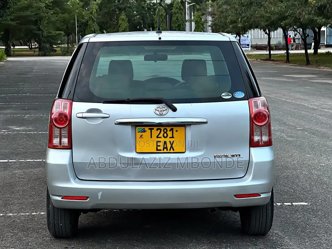 Toyota Raum 2010 Silver