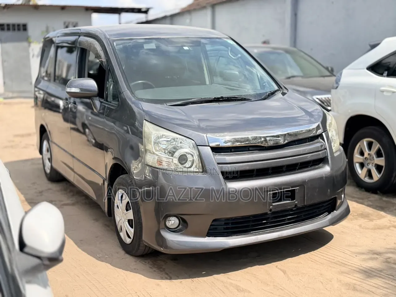Toyota Noah 2020 Silver
