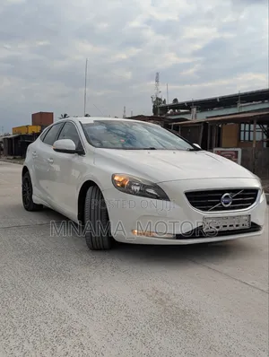 Volvo V40 2016 White
