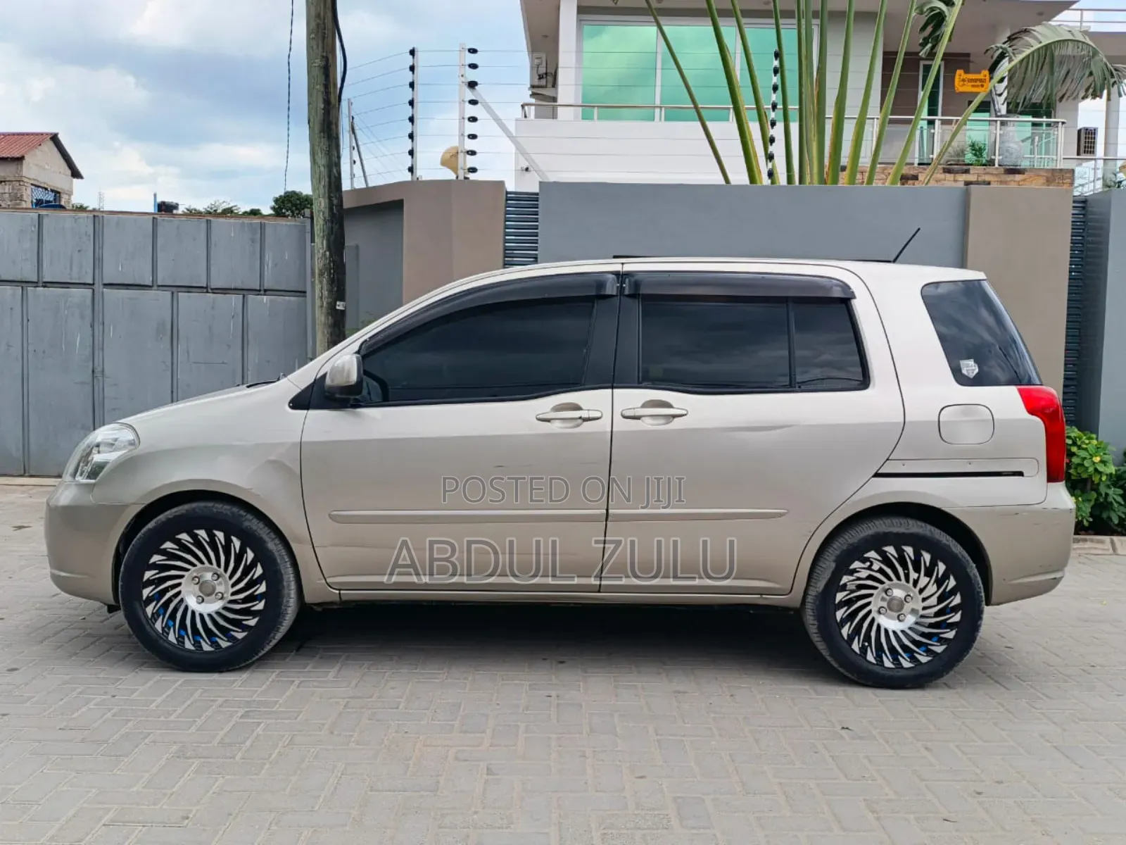 Toyota Raum 2005 Silver