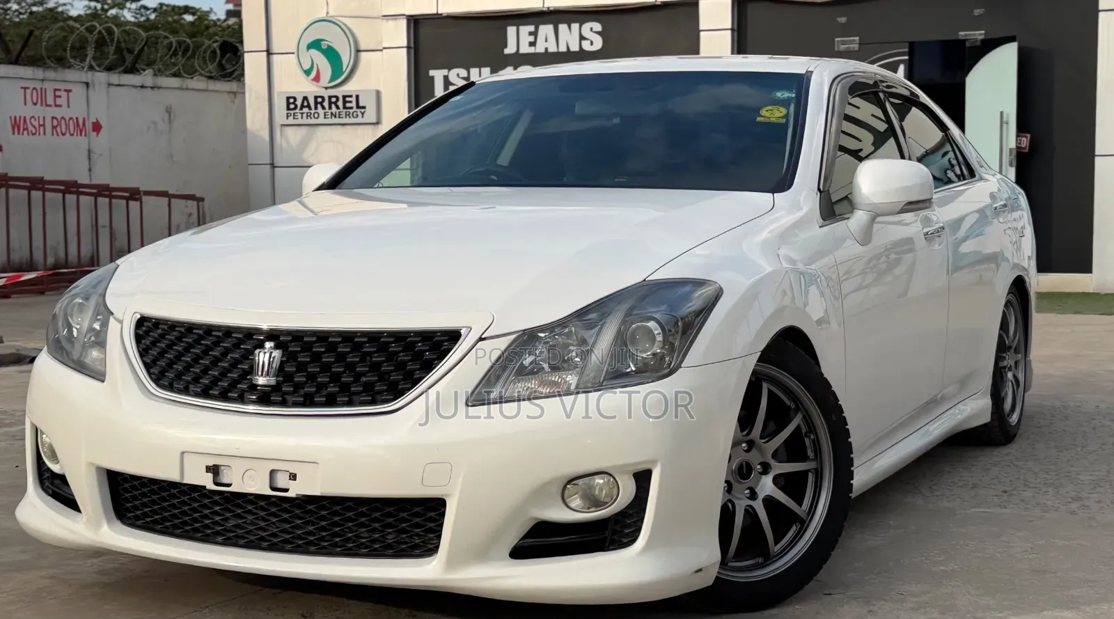 Toyota Crown 2009 White