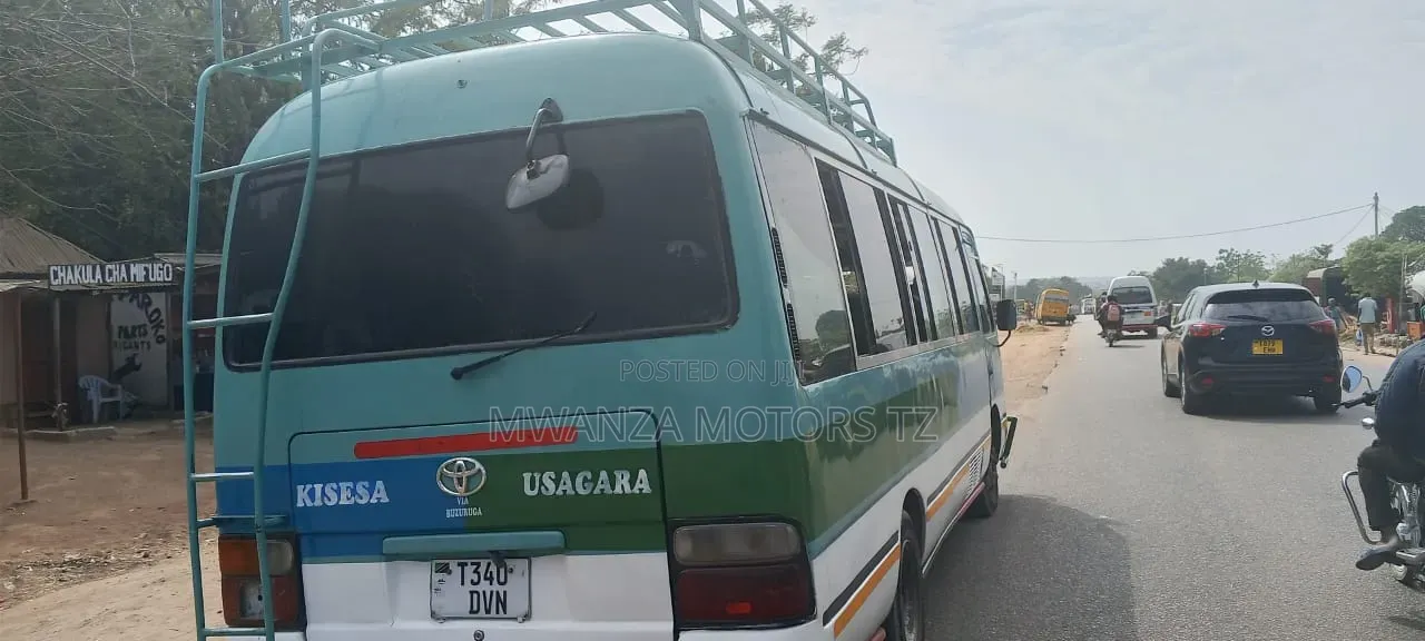 Toyota Coaster 2001 Green