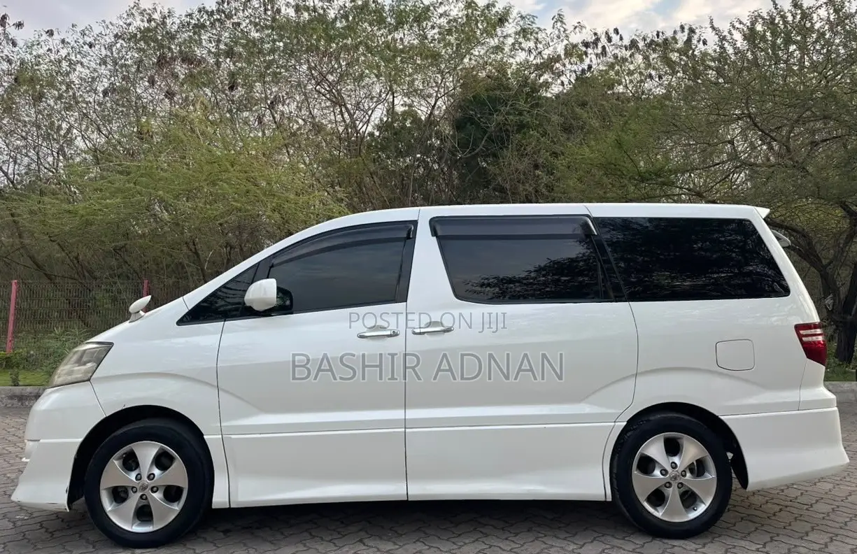 Toyota Alphard 2.4 Petrol FWD 2007 White