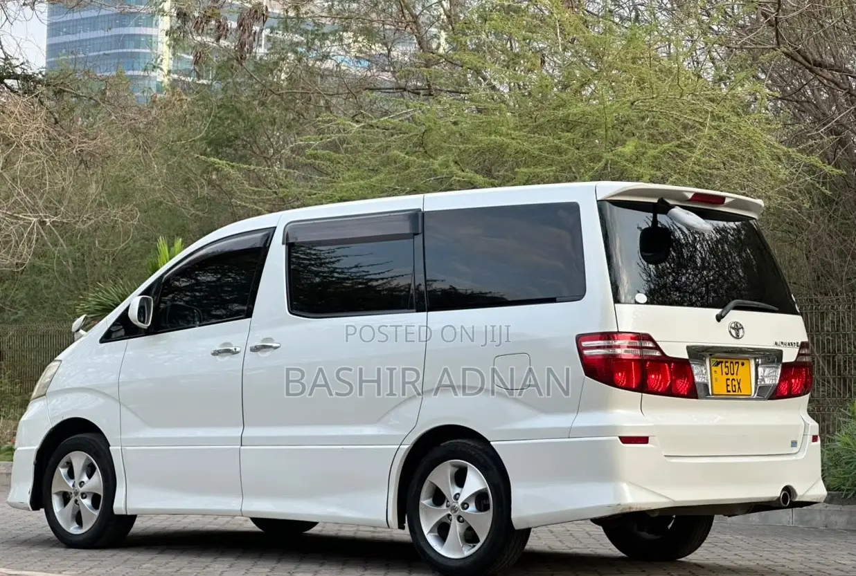 Toyota Alphard 2.4 Petrol FWD 2007 White