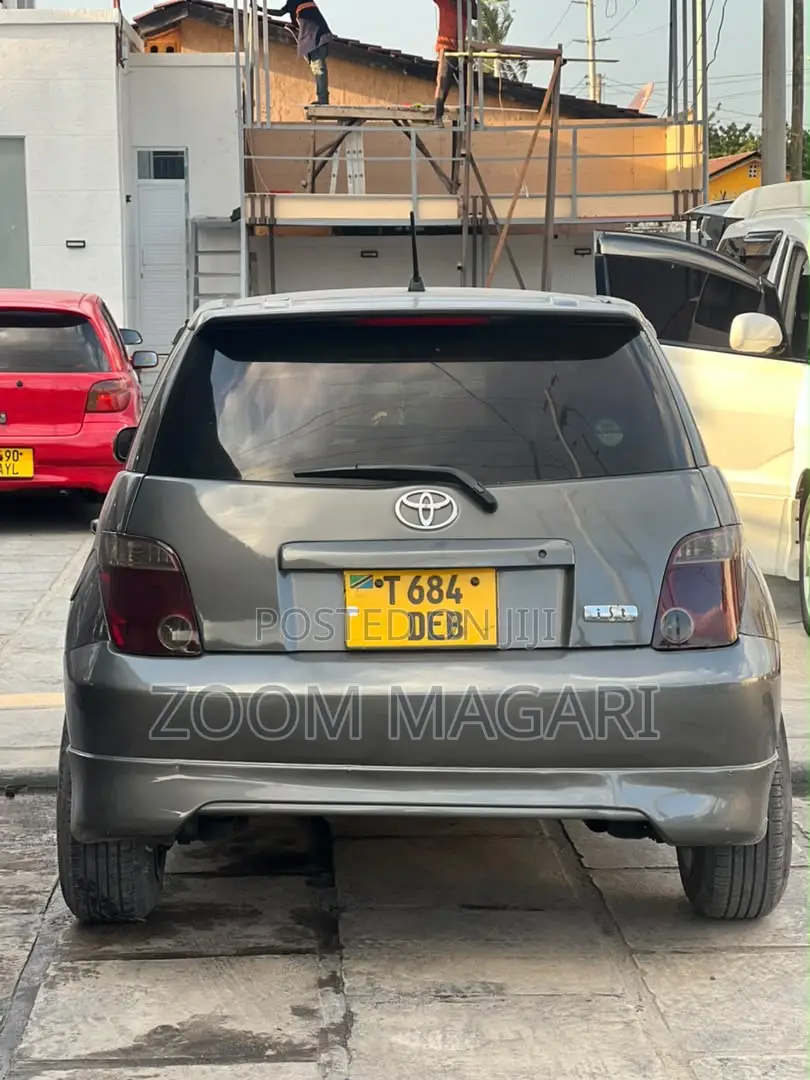 Toyota IST 2006 Gray