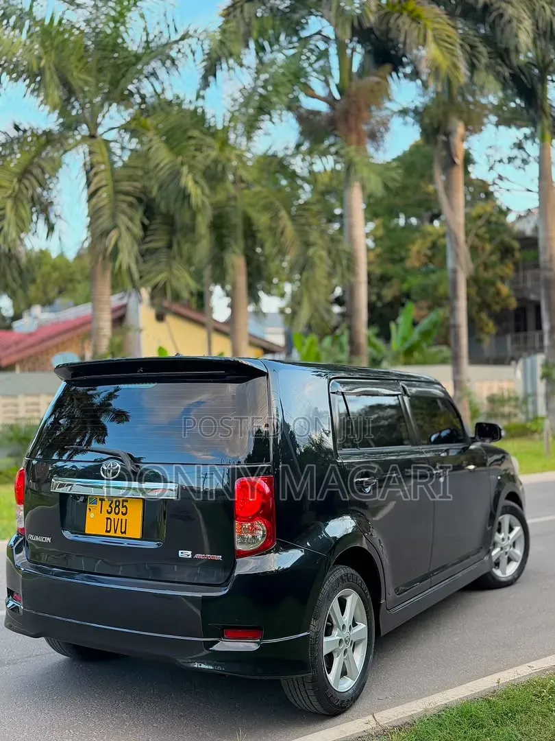 Toyota Corolla Rumion 2009 Black