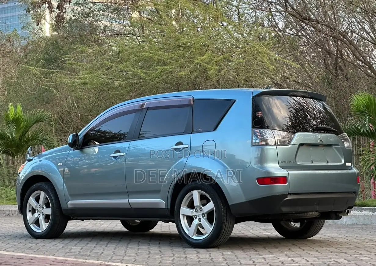 Mitsubishi Outlander 2005 Blue