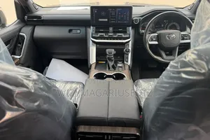 Toyota Land Cruiser 2024 Gray