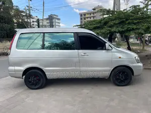 Toyota Noah 2001 Silver