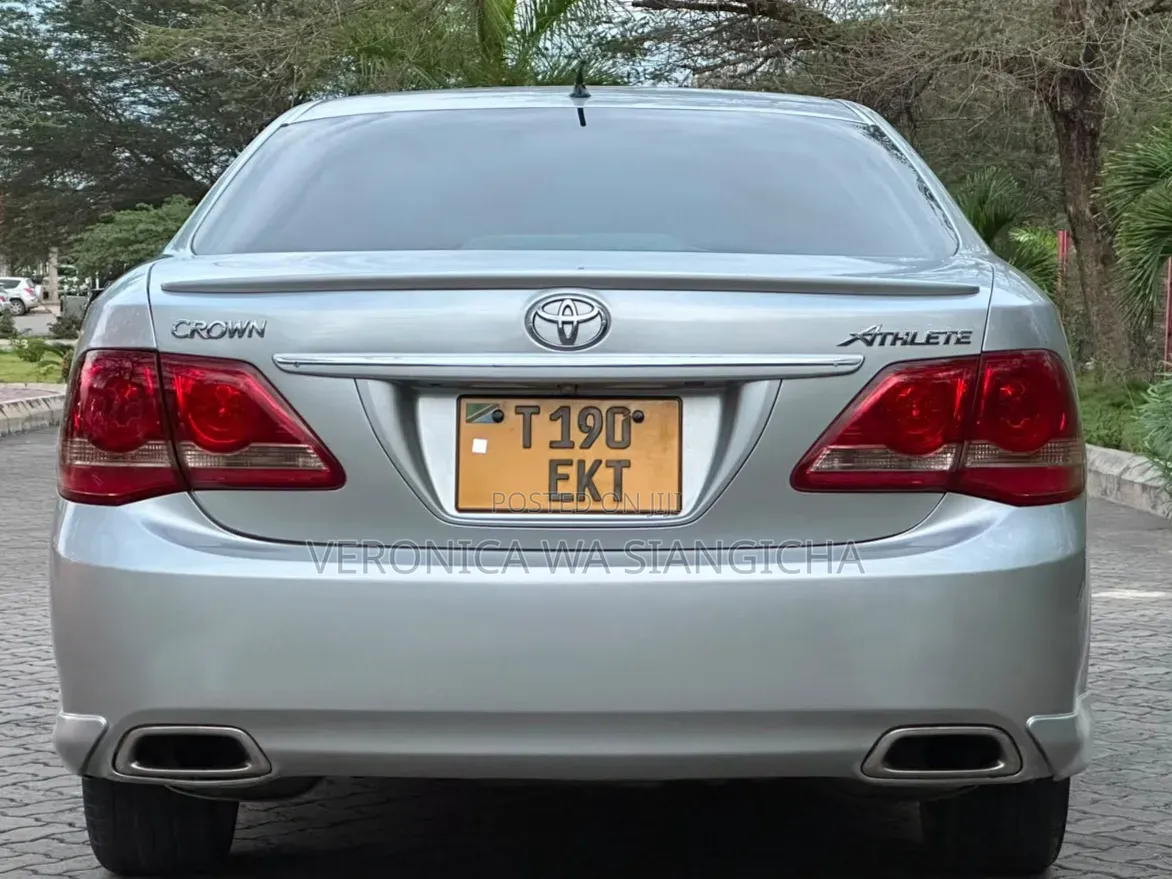 Toyota Crown 2009 Silver
