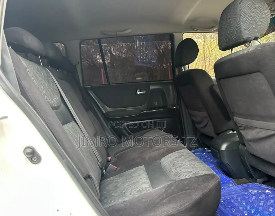 Toyota Kluger 2003 White