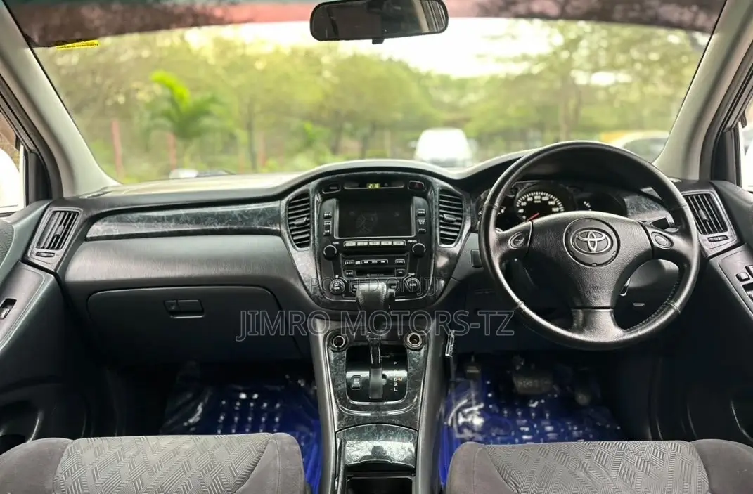 Toyota Kluger 2003 White