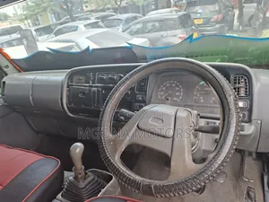 Mitsubishi Canter 2000 Green