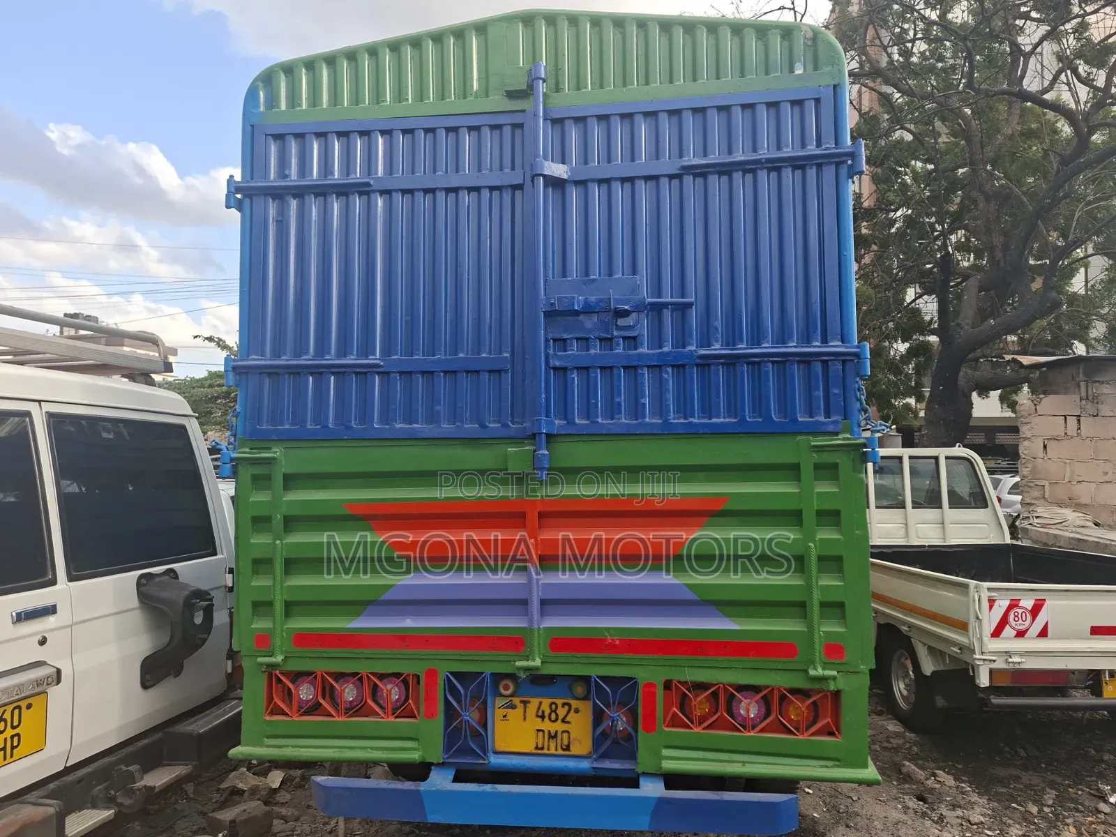 Mitsubishi Canter 2000 Green