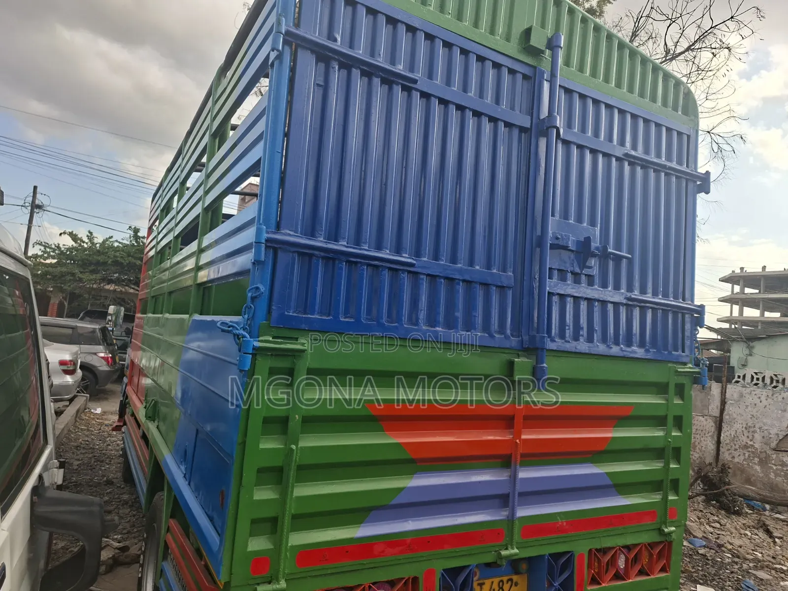 Mitsubishi Canter 2000 Green