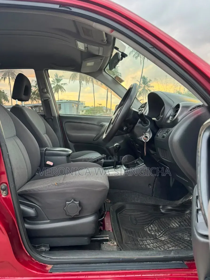 Toyota RAV4 2004 Red