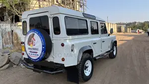 Land Rover Defender 2002 White