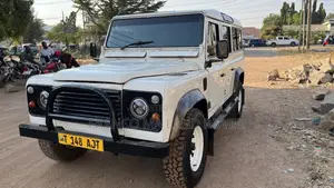 Land Rover Defender 2002 White