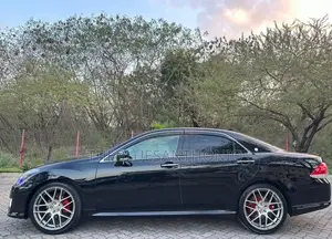 Toyota Crown 2012 Black