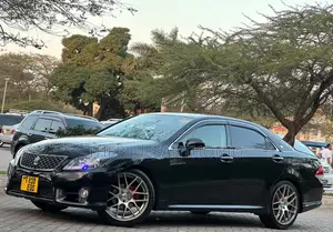 Toyota Crown 2012 Black