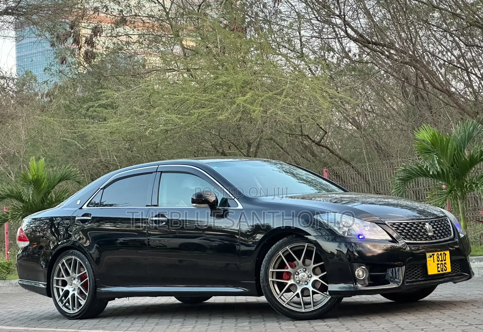 Toyota Crown 2012 Black