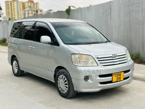 Toyota Noah 2008 Silver