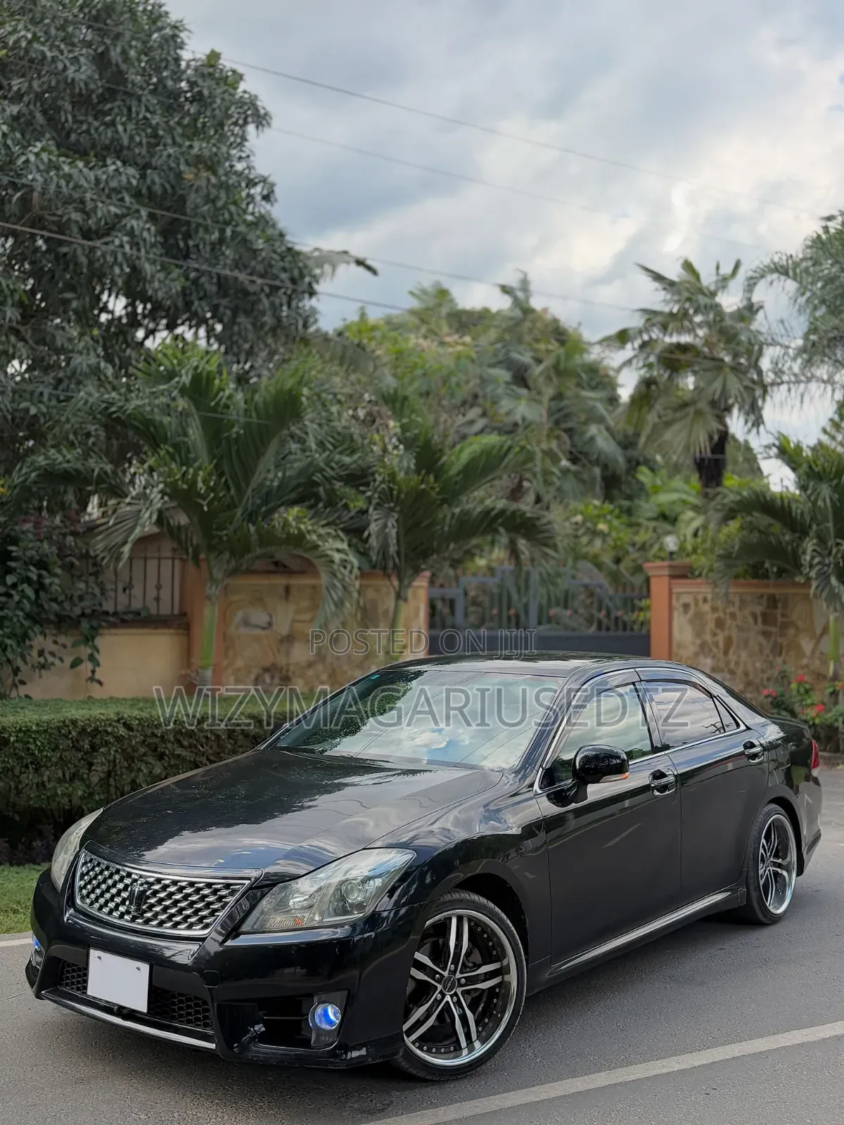 Toyota Crown 2010 Black
