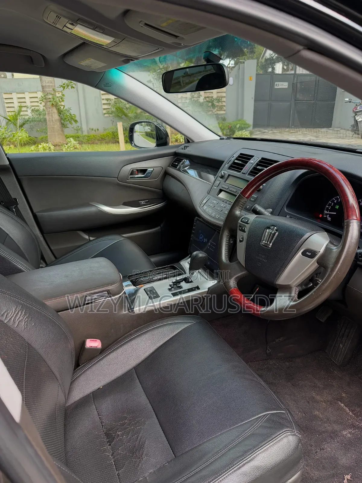 Toyota Crown 2010 Black