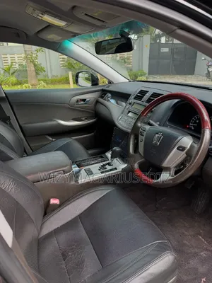 Toyota Crown 2010 Black