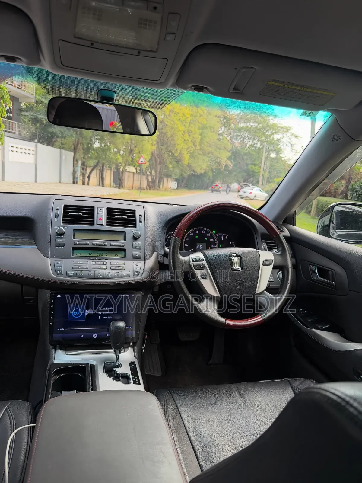 Toyota Crown 2010 Black